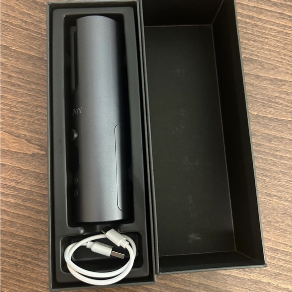 Like New - Cordless Hair Curler - Picture 4 of 5